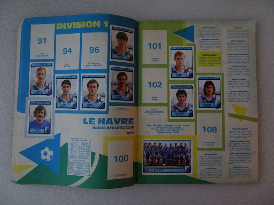 Caderneta de cromos de futebol Football 88 Panini (tem 202 cromos)