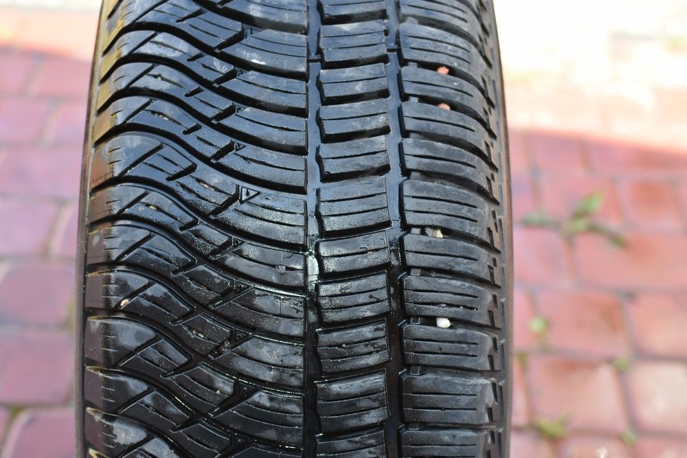 Koło 16" 5x165,1 BFGoodrich URBAN TERRAIN T/A 235/70R16 Runflat