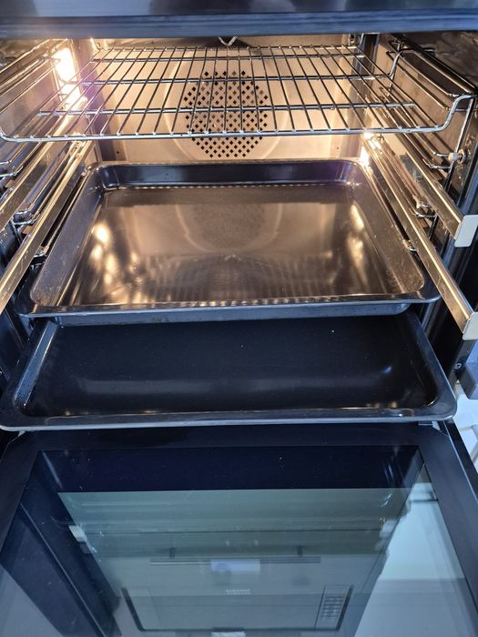 Piekarnik do zabudowy Amica ED87689BA+ automatyczne drzwi