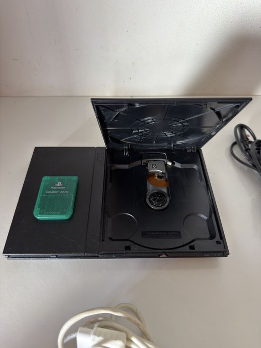 Consola PlayStation 2 Slim | Pacote Completo c/ 2 Comandos Originais + Memory Card | Pronta a Jogar