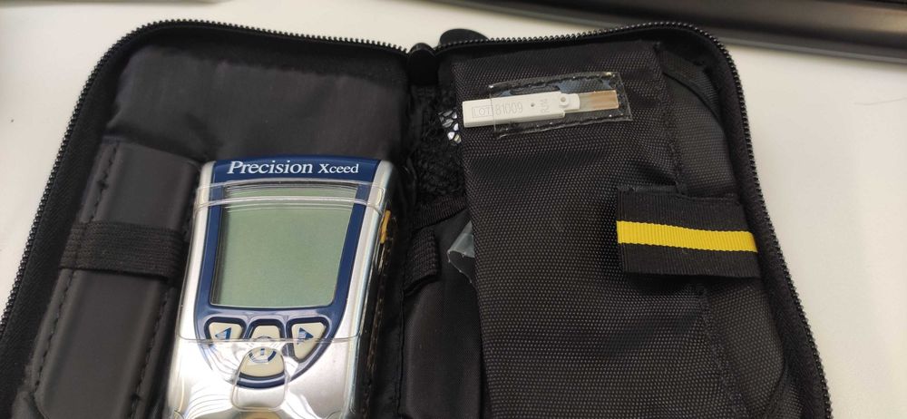Medido de Glucose no Sangue - Aboutt Precision Xceed