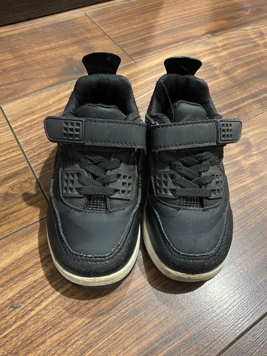 Кросівки на хлопчика 25 р