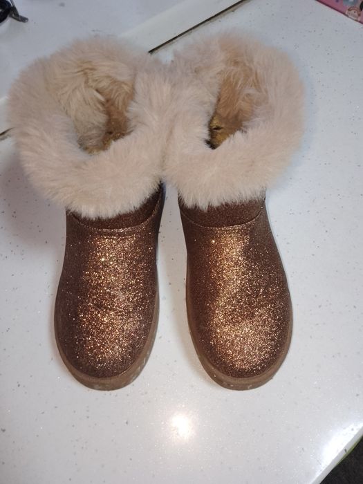 Угі на дівчинку, золоті, 35 р-22.5 см