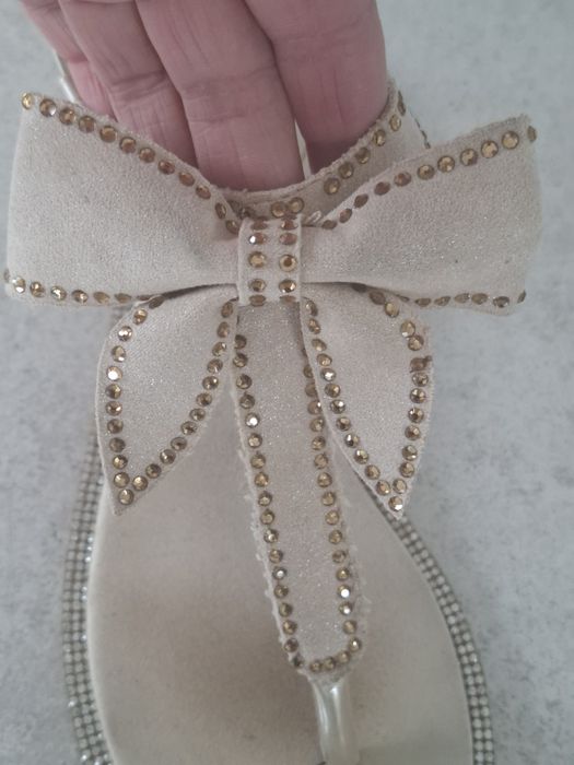 Japonki beżowe rozm. 38