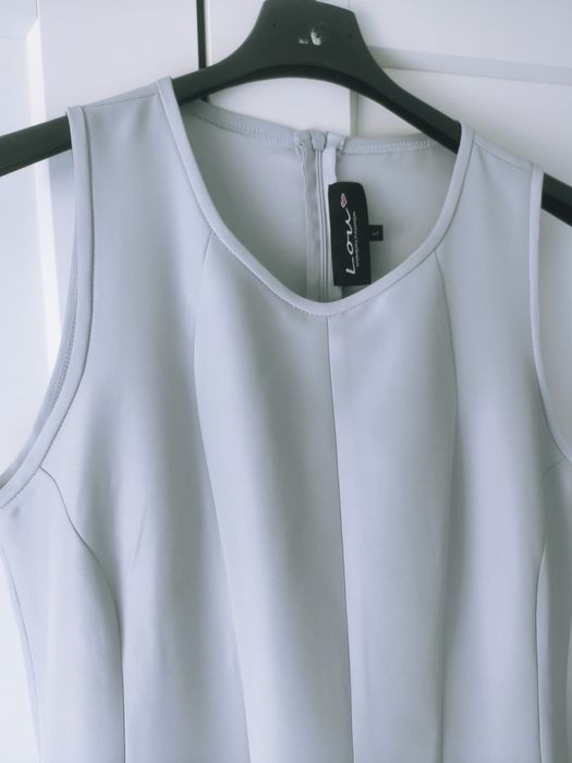 Sukienka Lou Ashe M L wesele komunia szara z falbanami piękna M / L