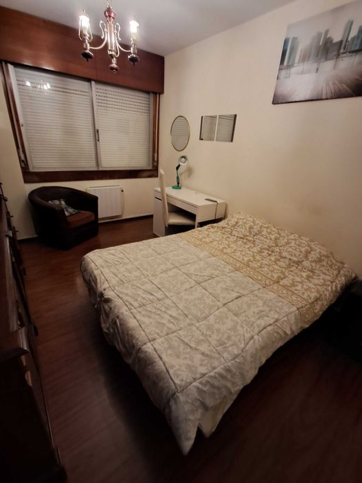 QUARTO paraCASAL. Metro SALDANHA. CENTRO Lisboa. Pede Caução.