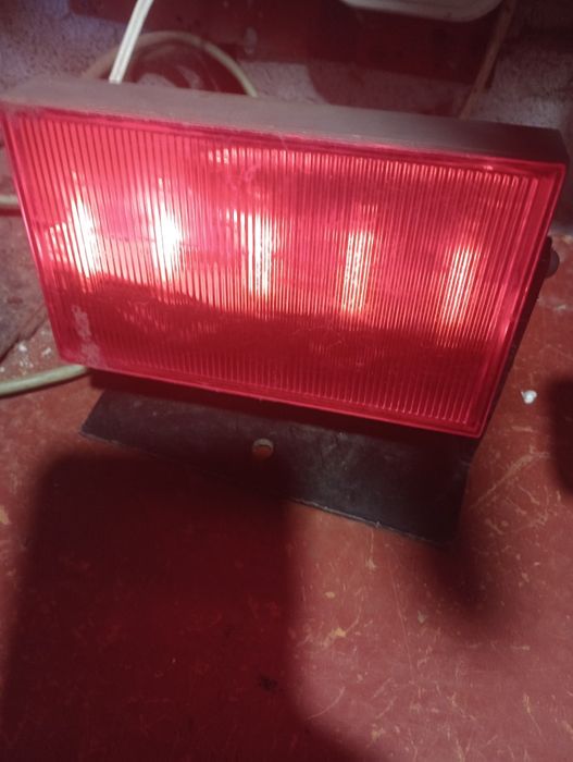 Фонарь червоний для фото