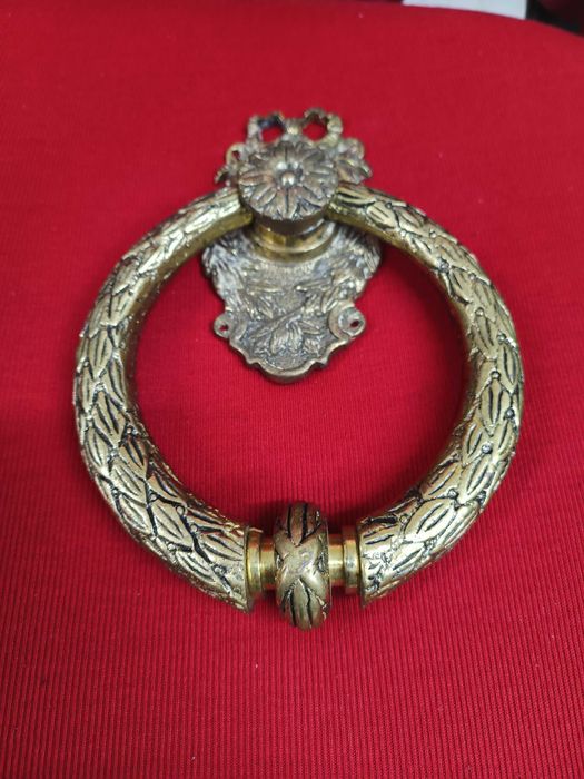 Batentes de Porta em Ferro Fundido