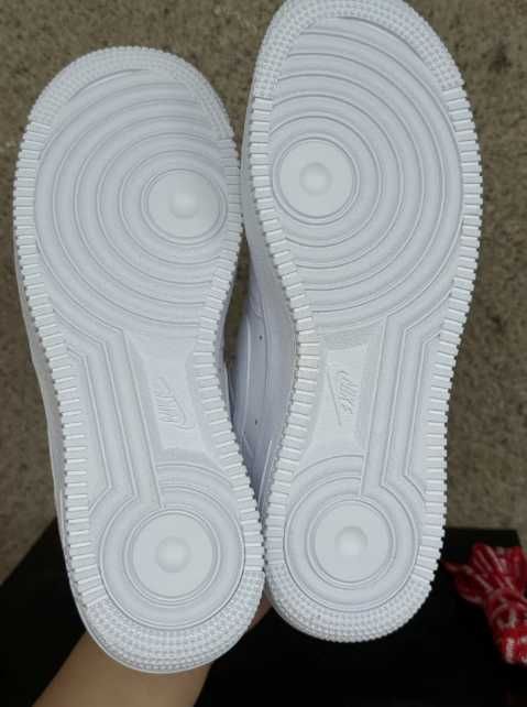 Nike_Air_Force_1_Low_Supreme_White R.38