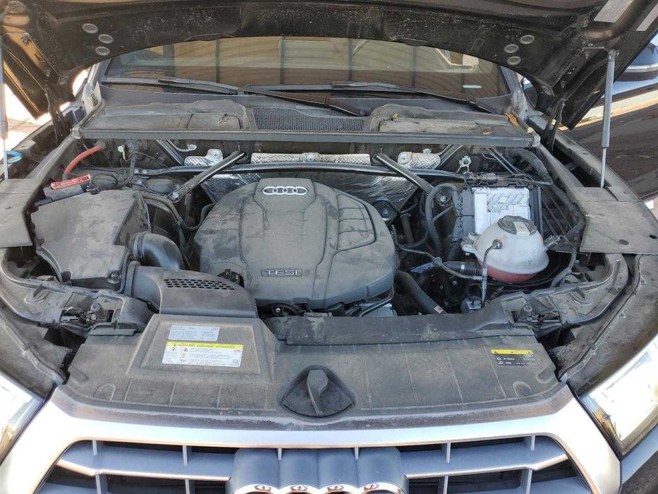 Audi Q5 Premium Plus 2018 - надійний кросовер з потужністю 252 к.с.