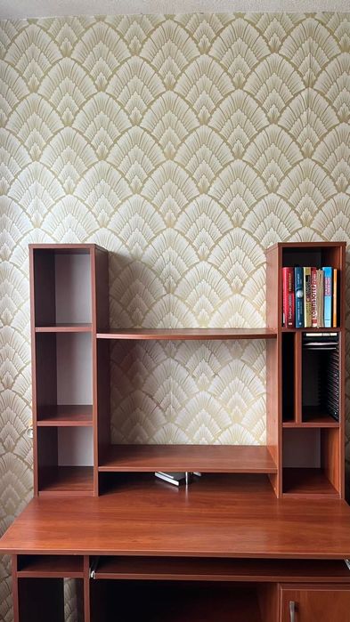 Стіл письмовий для компʼютера