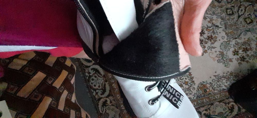 Продам новые ботинки