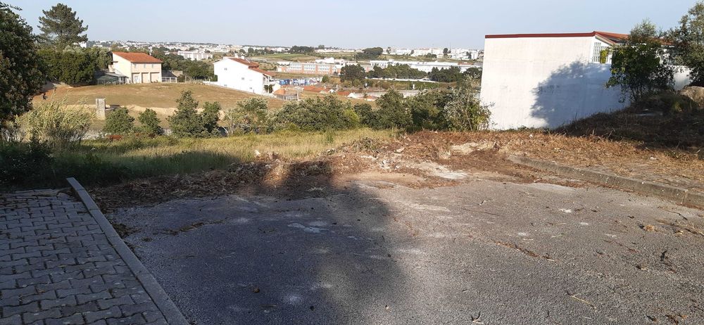 Lote para construção, zona de Santa Clara, em Leiria.