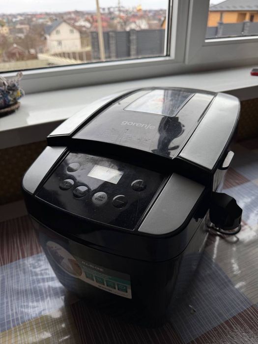 Продам хлібопічку gorenje
