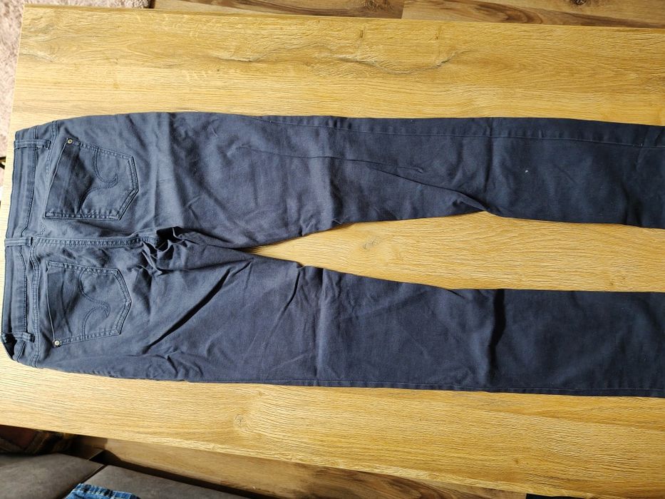 Spodnie materiałowe