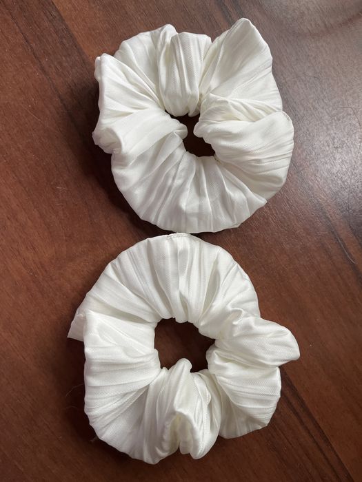 gumki do włosów h&m białe duże