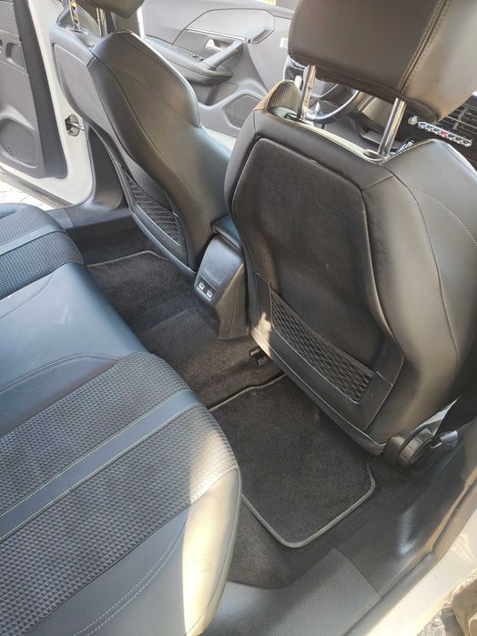 Peugeot 2008 1.2 PureTech GT EAT8