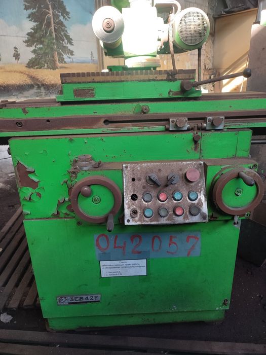 Універсально-заточний верстат 3Е642Е