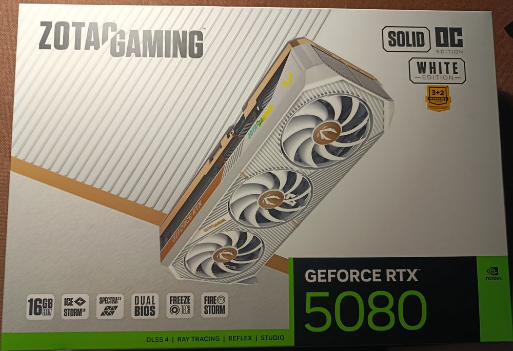 Placa gráfica Rtx 5080 white