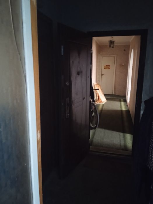 Продам 4к квартиру (район парку)