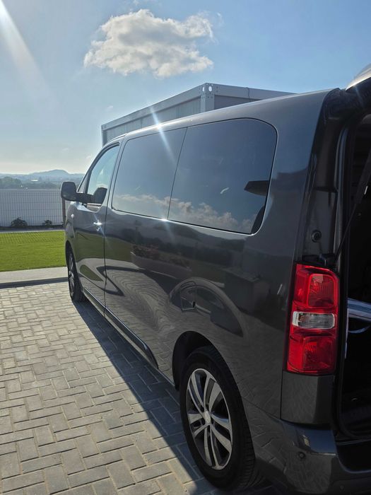 Peugeot e-Traveller — fotografia 5