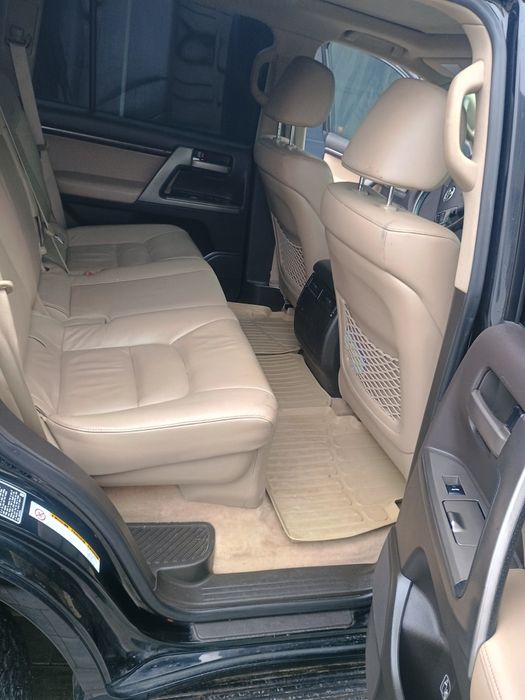 Toyota Land Cruiser 200 V8 /zamiana/