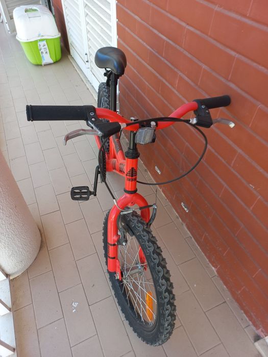 Bicicleta Berg laranja Como Nova - criança