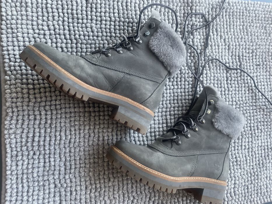 Bota Timberland cinzenta resistente a água