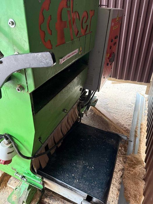 Obrzynarka do desek i łat ze stołami – 32 kW, podajniki przód/tył