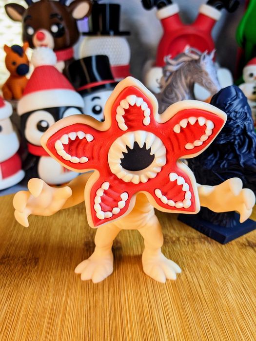 STRANGER THINGS 3D-стенд Kinder Joy Дивні Дива