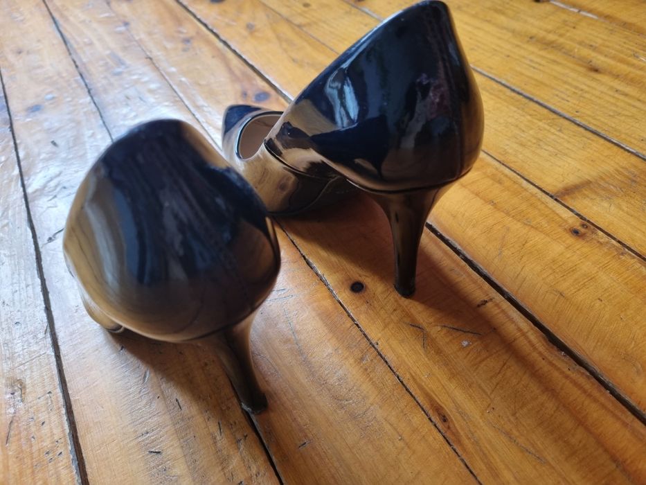 Czółenka szpilki Wojas granatowe lakierowane 35