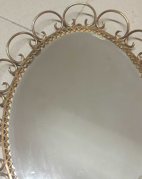 Antigo e belíssimo Espelho em latão maciço