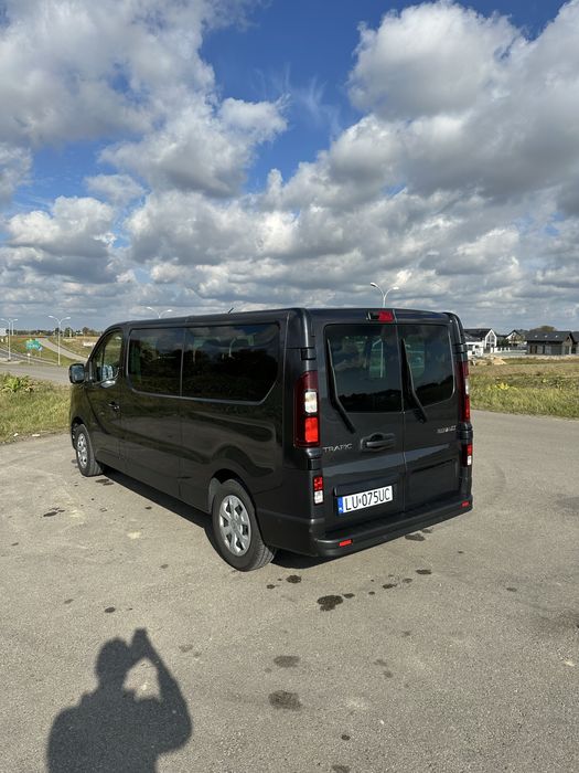 Przewóz osób, tranfer lotniskowy, imprezy, bus 9 os. z kierowcą.