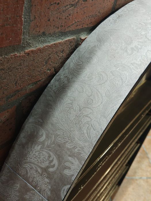 Móvel expositor em madeira