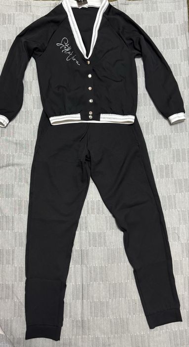 Жіночий костюм чорний