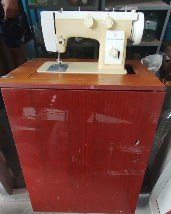 Швейная машина Чайка-142М