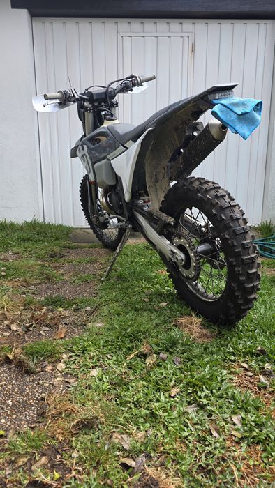 Husqvarna TE 300 PRO 2024 [NOVA - 7 HORAS]