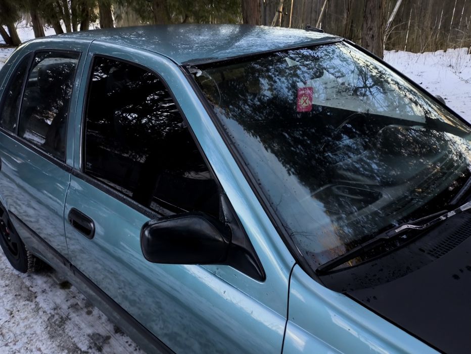 Nissan Sunny 1.4 бензин 1995 року авто в хорошому стані Санні Ніссан