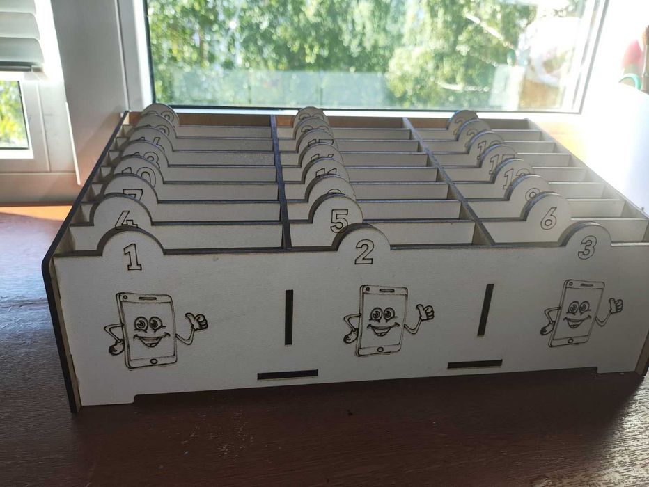 Органайзер для телефонів в школу на 20 тел.