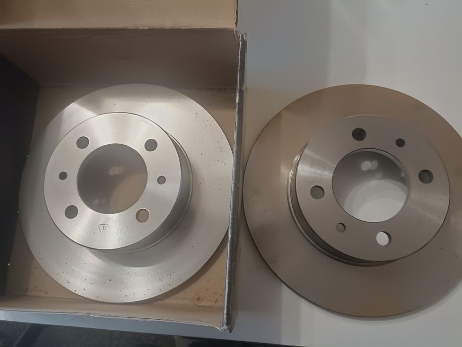 Tarcza hamulcowa kpl. 2 szt przód polonez  lancia F1306