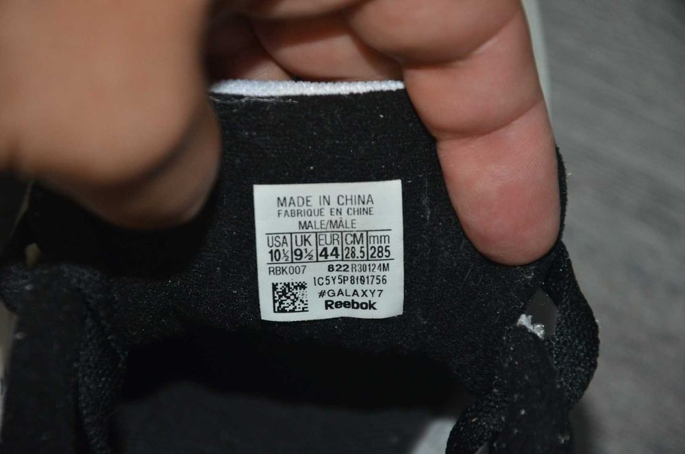 Продам кросівки шкіряні ФІРМА Reebok