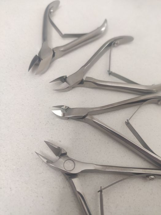 Кусачки та ножиці для манікюру