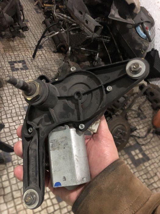 motor limpa vidros traseiro tampa combustivel clio 2 ll de 99 a 2005