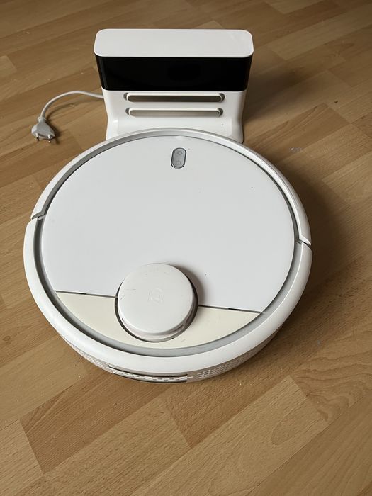 Робот пилосос пилосмок Xiaomi.
