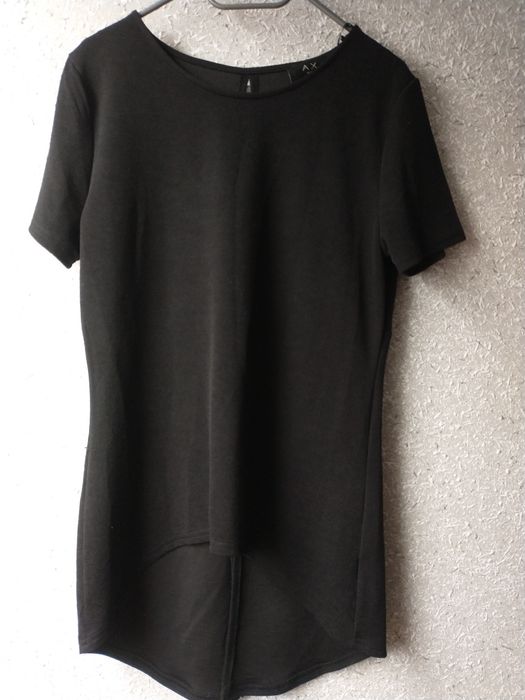 Czarna tunika z rozcięciem