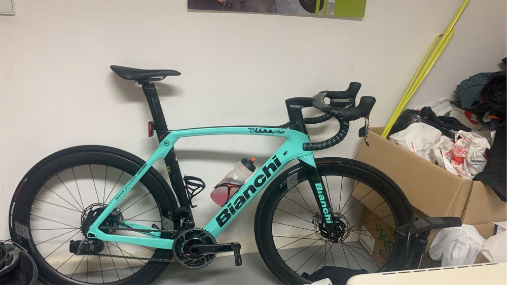 Bianchi oltre xr4 sram red 12v
