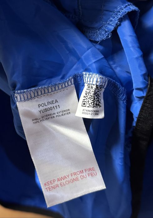 Дуже легка вітровка FILA нова оригінал М-ка