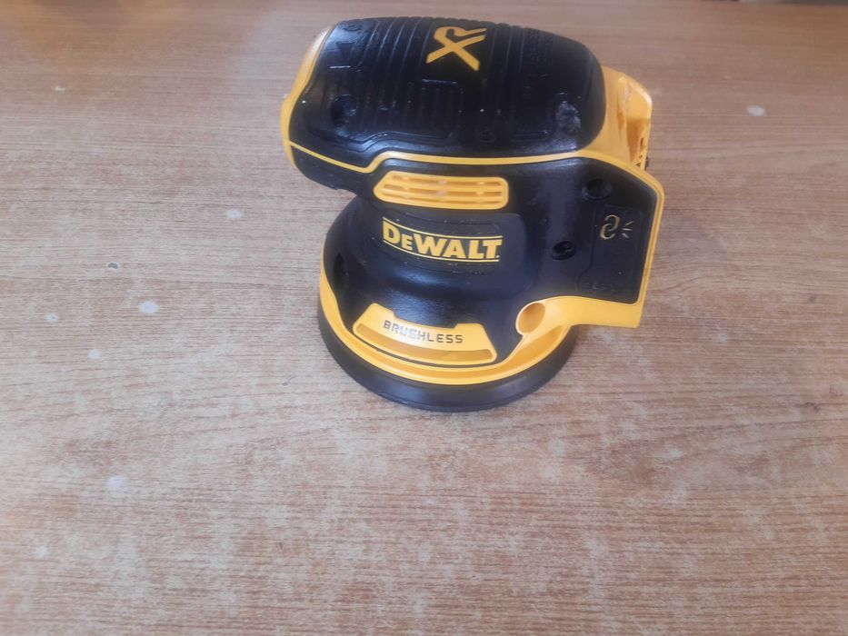 DCW210N DEWALT Szlifierka mimośrodowa 125mm 18V XR BODY