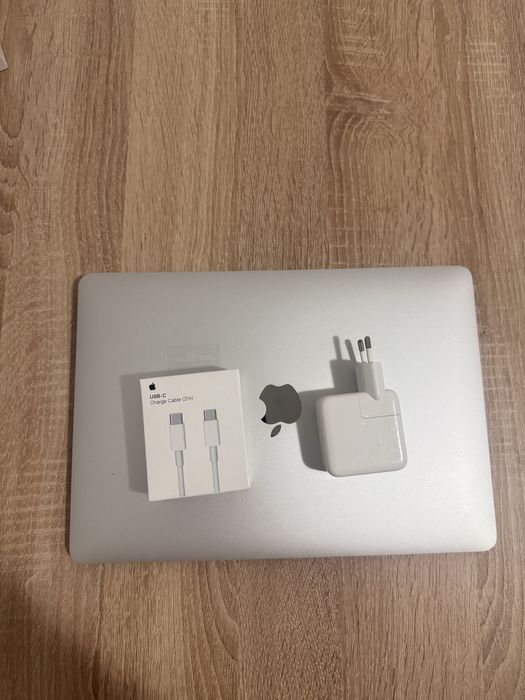 MacBook Air 13" 2019 i5 16GB 512GB
