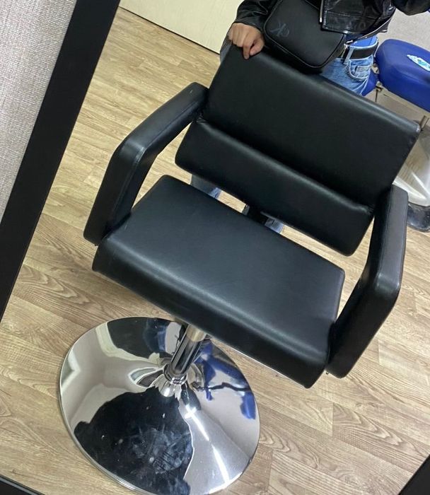 Перукарське крісло , кресло  пневматика